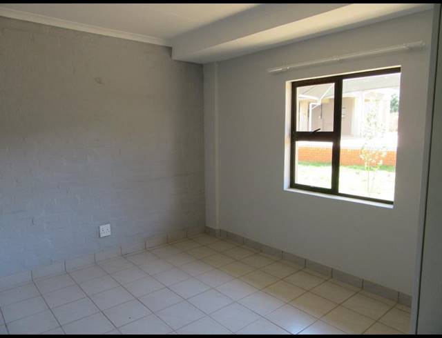 2 BEDROOM APARTMENT FOR SALE IN DIE HOEWES